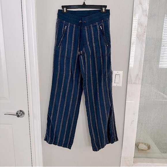 Athleta Bali Navy Blue Striped Linen Cropped Drawstring Wideleg Pants - Size 0 - Picture 2 of 7